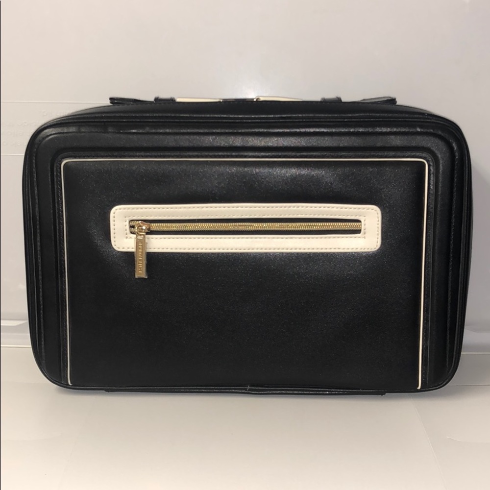 Estée Lauder Black train makeup case